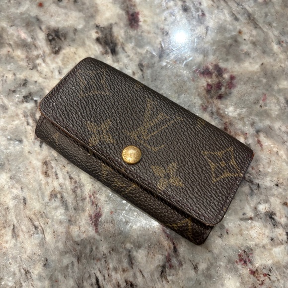 Louis Vuitton Key Holder - Picture 1 of 4